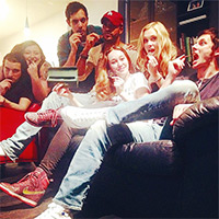icon200_the100cast_behindthescene